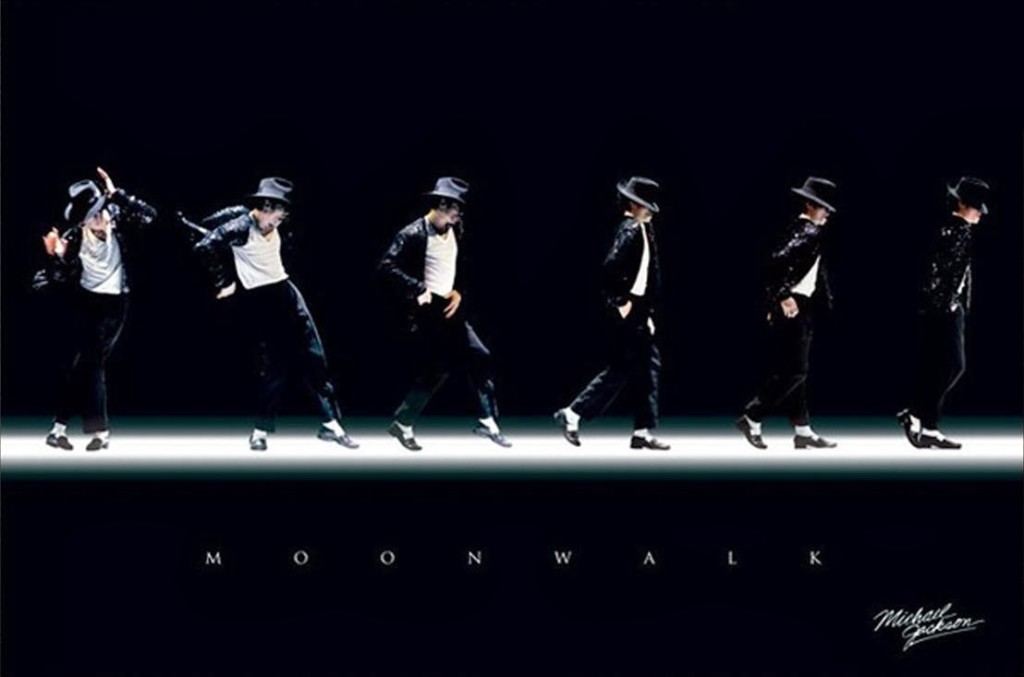 Michael-Jackson-Dancing-Moonwalk