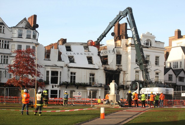 PIC: MARK PASSMORE/APEX 02/11/2016 Pictured: Demolition of the remains of Exeter's Royal Clarence Hotel gets underway after the building was destroyed by fire at the end of last week. More than 100 firefighters battled around the clock to save the histroic hotel - believed to be the oldest hotel in Britain - after it was destroyed by a blaze when fire spread from a neighbouring property in the early hours of Friday morning. ---------------------------------------------------- APEX NEWS AND PICTURES NEWS DESK: 01392 823144 PICTURE DESK: 01392 823145