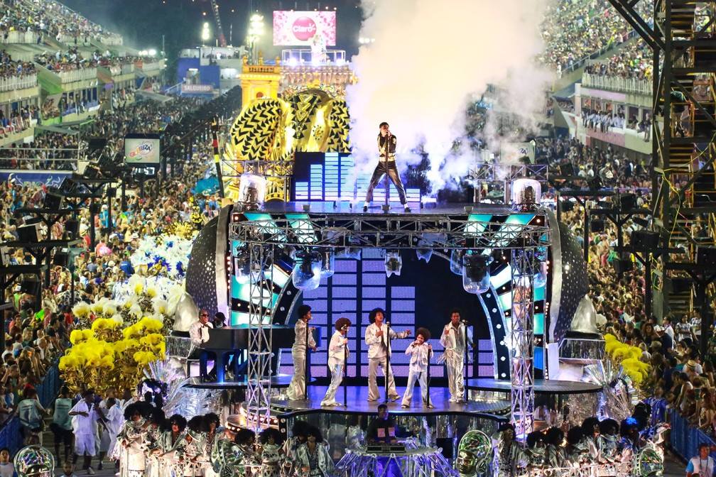 Vervuild Bestrating Wereldvenster Rio's carnival celebrates Michael Jackson - MJVibe