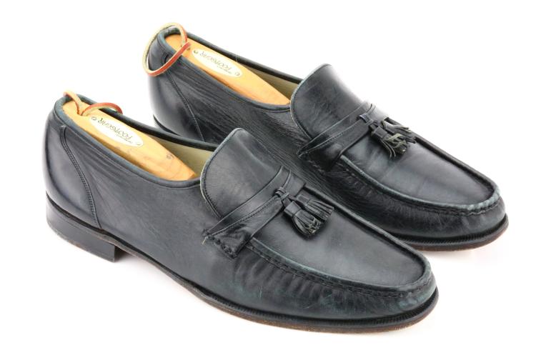 Michael Jackson's original moonwalk shoes to be auctioned
