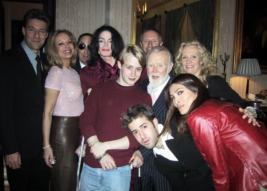 L’amitié de Michael Jackson avec Macaulay Culkin continue de bouleverser ceux qui ne peuvent pas gérer la vérité. Invincible-era-2-pessoas-mike-1024x732