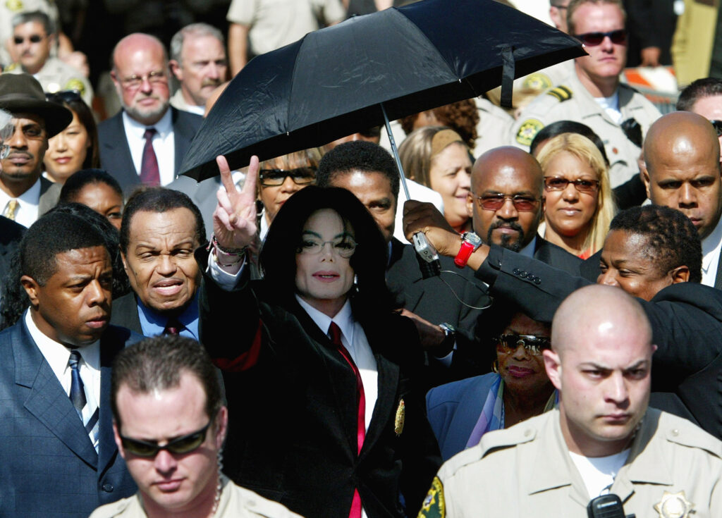 #MichaelJacksonVindicated 13 juin Not-guilty-1024x735