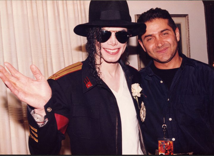Hamid Moslehi en pourparlers pour faire un livre  et un documentaire sur Michael Jackson. Hamid