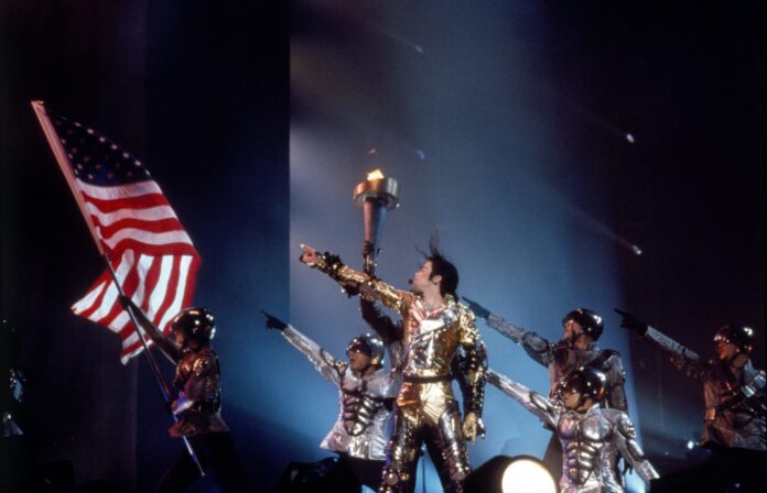 Michael Jackson fait partie des 60 meilleures choses à sortir d'Amérique US-flag-696x448