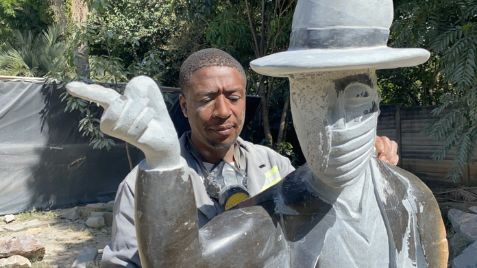 Eyes on: David Ngwerume Ngwerume-statue-696x391