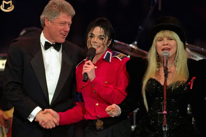 Intéressant article signé Michael Jackson aux enchères  Bill-Clinton-Inauguration-93-696x464