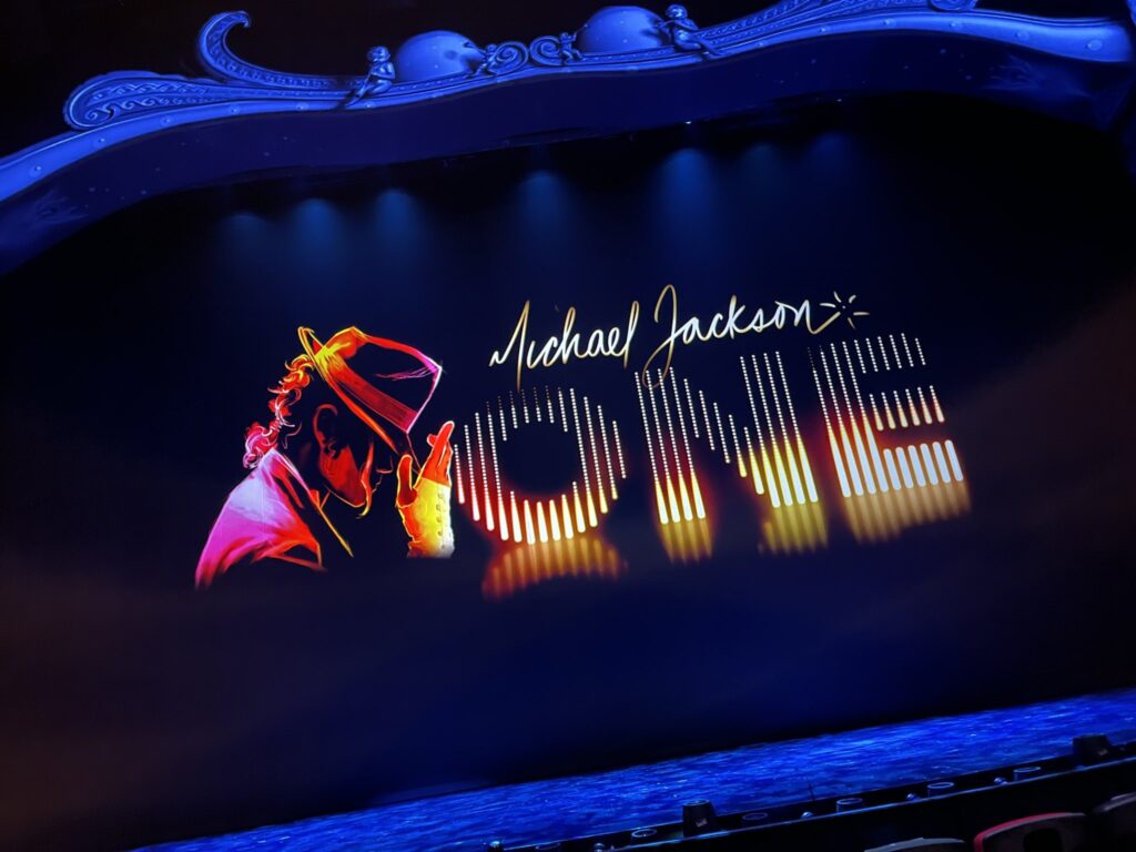 Le monde souhaite un joyeux anniversaire à Michael Jackson  E96HMIFVEAIzDwO-1024x768