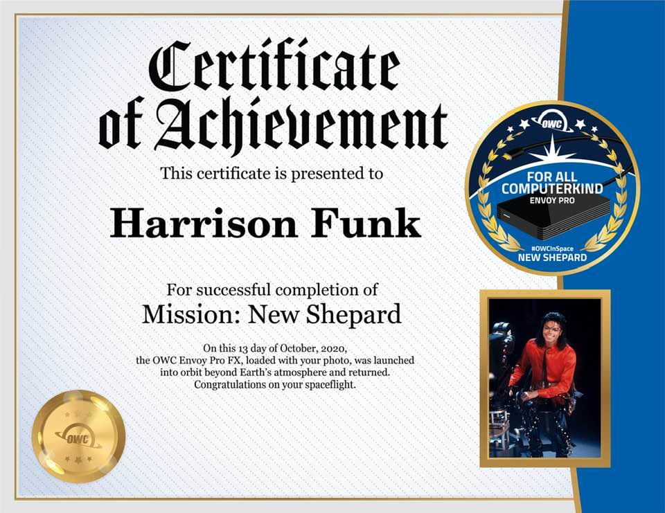Des photos de Michael Jackson envoyées dans l'espace !  Funk-Space01