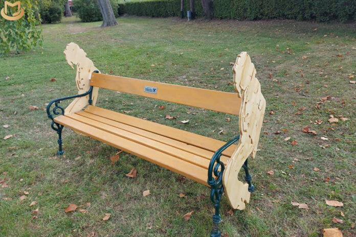 MJ Bench for Austria MJ Statue Austria-Bench-696x464