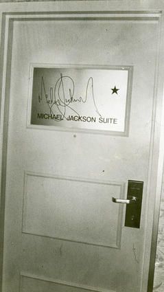 Suite Michael Jackson de l'hôtel Royal Plaza  Royal01