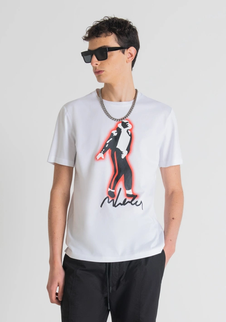 Un designer et artiste italien s'est associé pour créer un t-shirt Michael Jackson Antony-Morato05