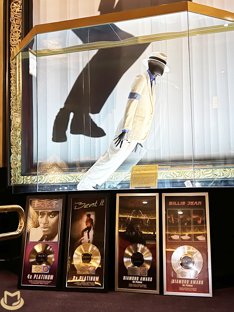 La RIAA a décerné des certifications Diamant pour l'anniversaire de Michael Jackson RIAA-Rewards-02