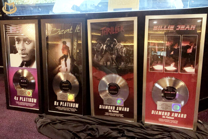 La RIAA a décerné des certifications Diamant pour l'anniversaire de Michael Jackson RIAA-Rewards-696x464