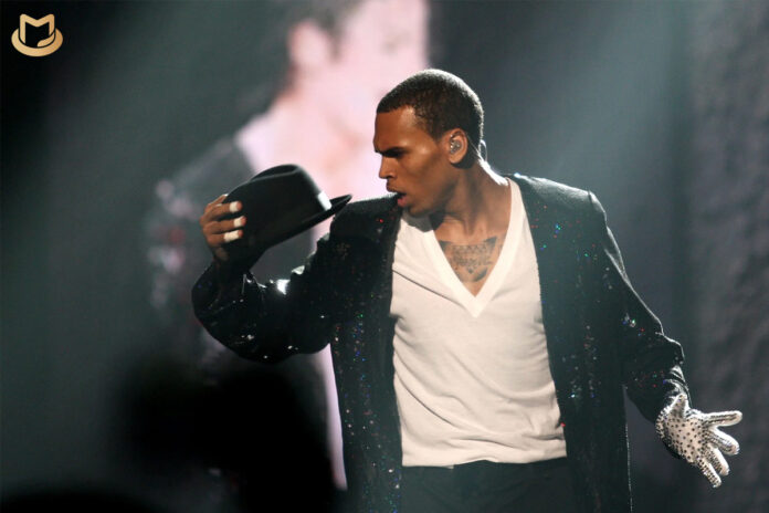 Chris Brown offre aux fans une chanson samplée de Michael Jackson pour Noël Chris-Brown-LIML-696x464
