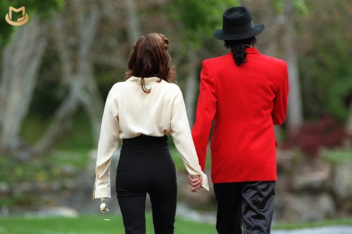 lisa marie presley and michael jackson kissing