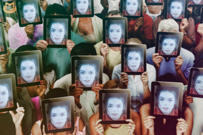 Le mythe des fans de Michael Jackson étant fous. MJ-Fans-696x464