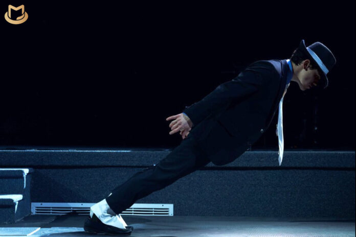        Un   étudiant qui interprète Michael Jackson lors d'un concours de talents devient virale Jonny-Cruz-01-696x464
